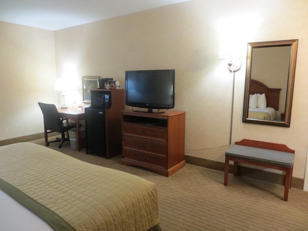 Hotel Baymont By Wyndham Indianapolis West Extérieur photo