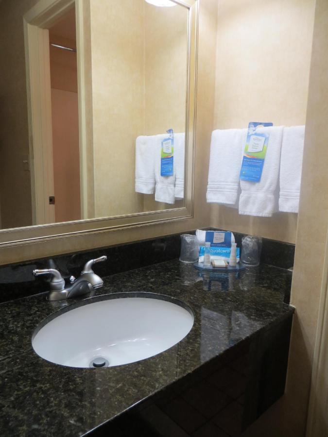 Hotel Baymont By Wyndham Indianapolis West Chambre photo